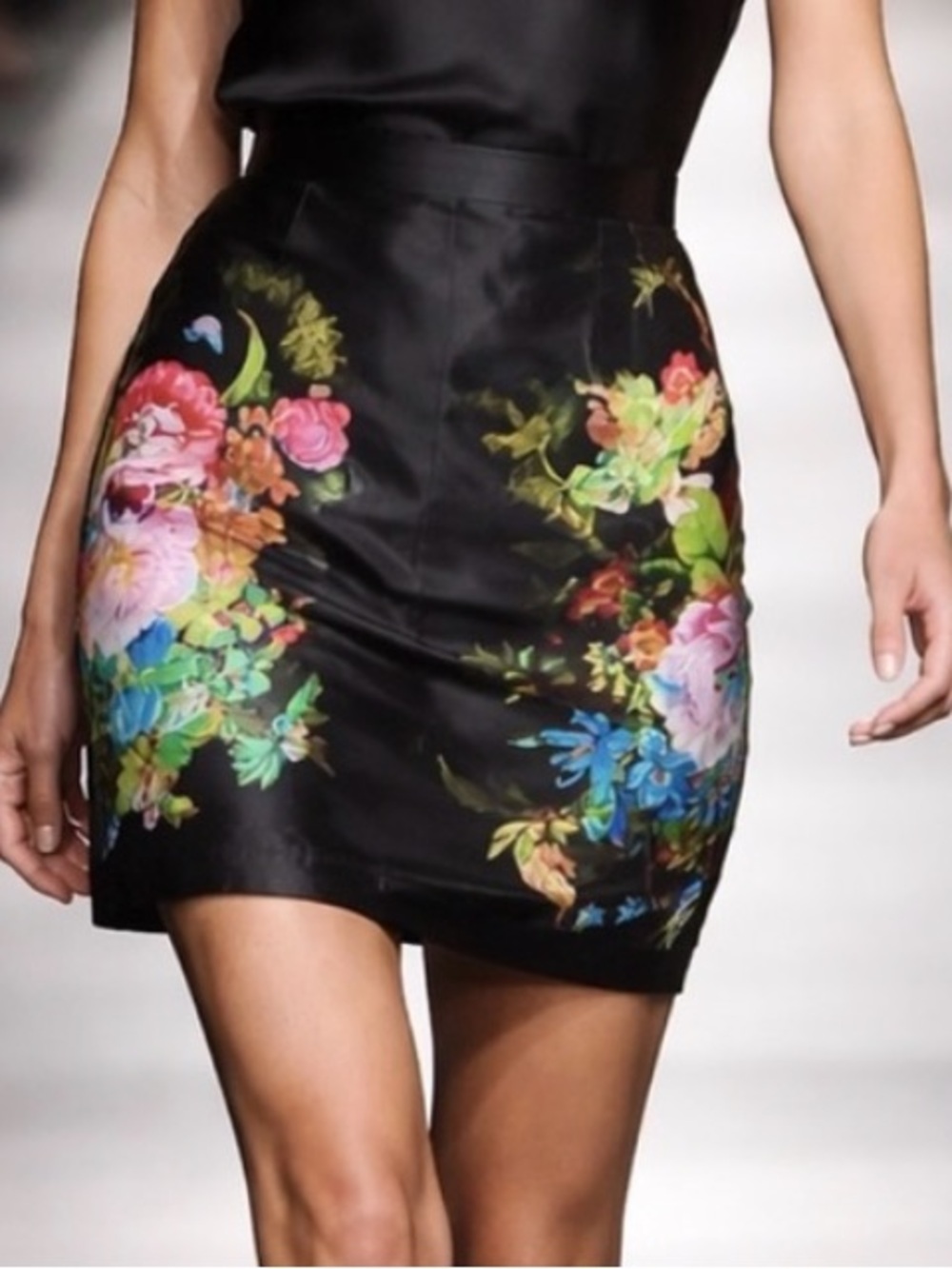 Elegant Black Floral Summer Midi Evening Party Office Midi Skirt made in Italy.